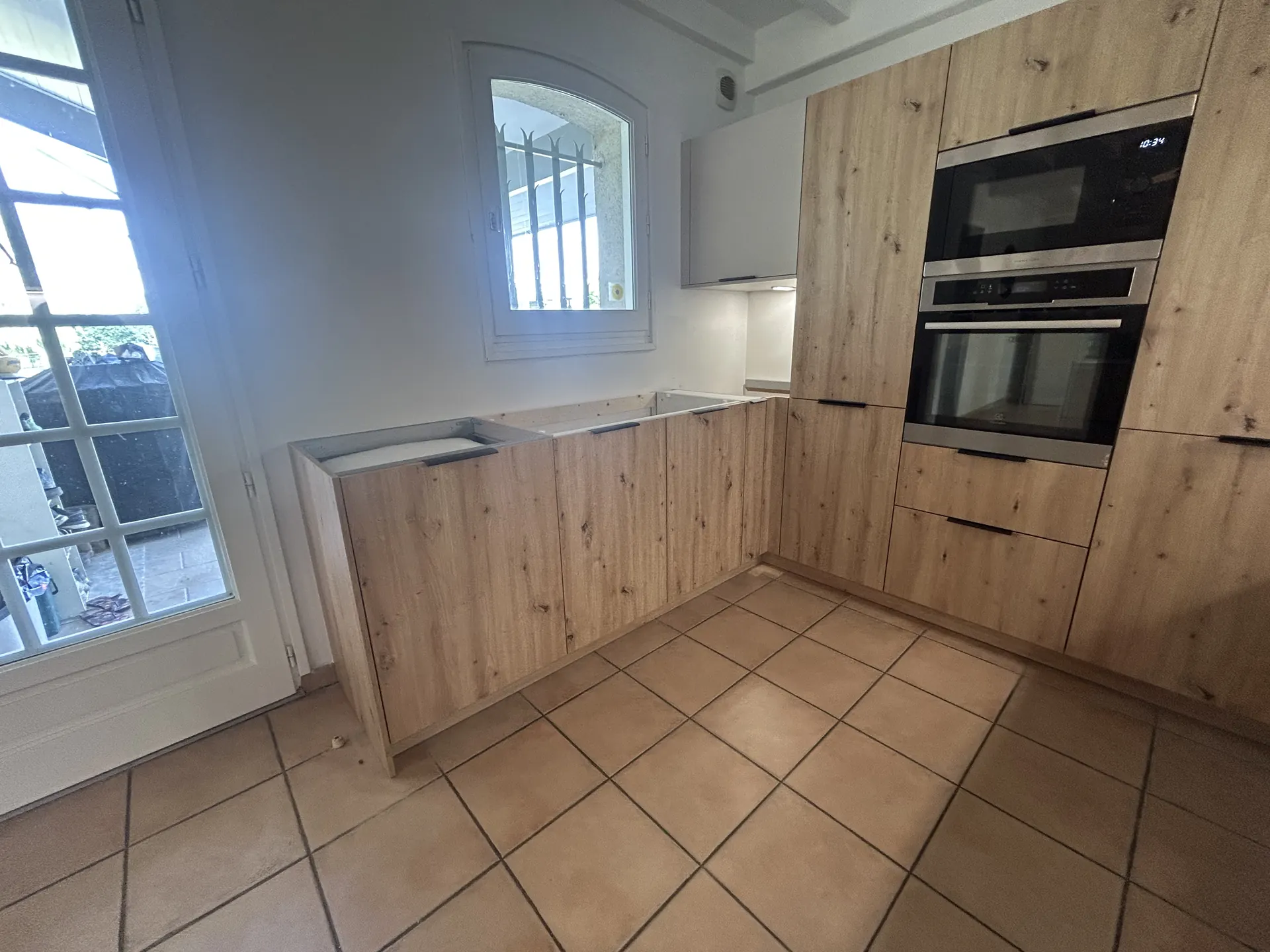 Cuisine bois posée par 3J Aménagements à Bonnut