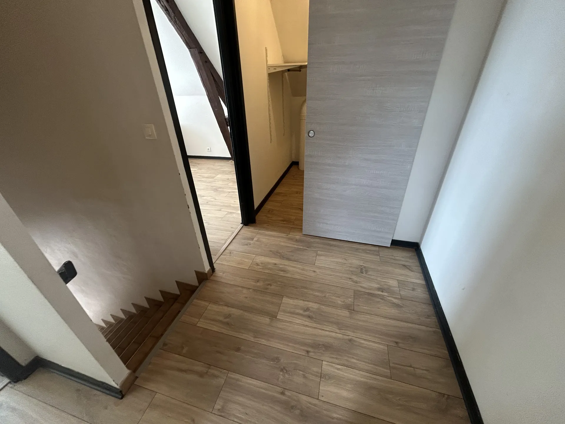 Parquet d'escalier en lames longues à Orthez