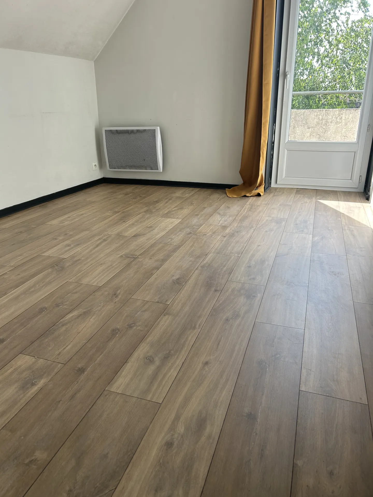 Parquet gris taupe posé