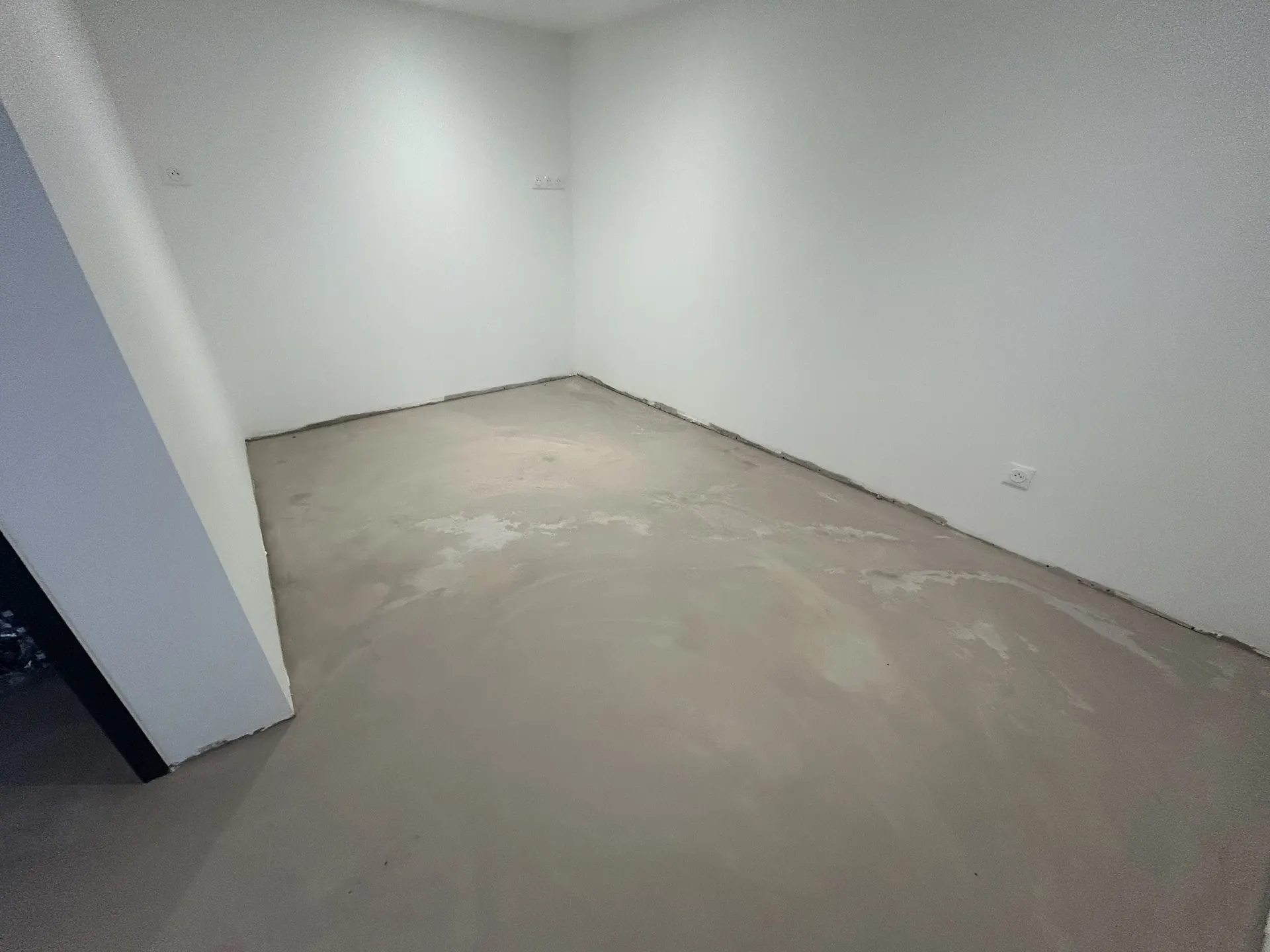 Coulage d'une dalle béton au sol à Orthez