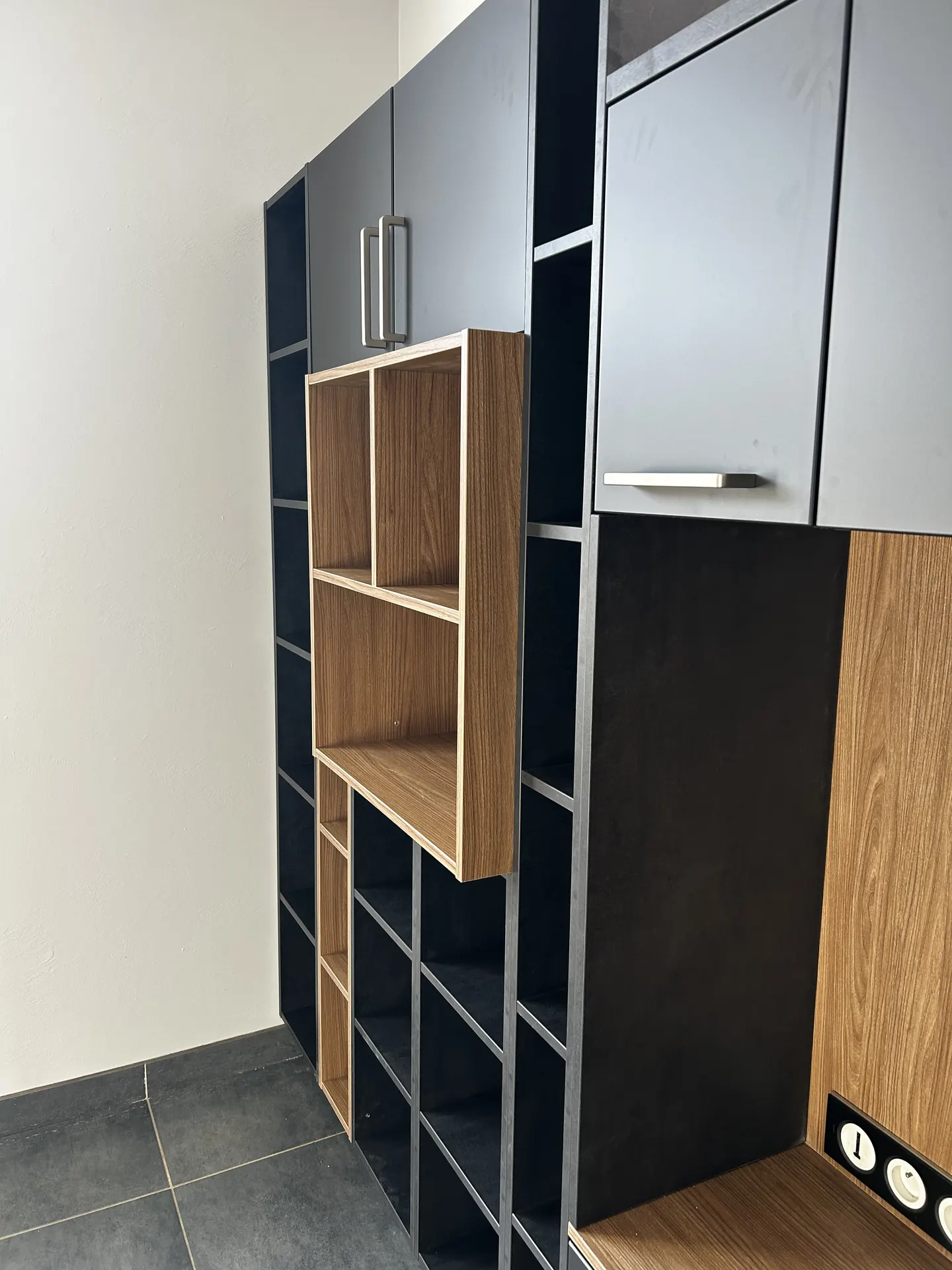Bibliothèque sur mesure à Puyoô